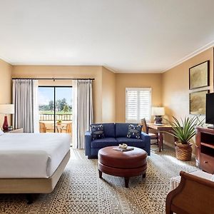 Deluxe Room 1 King Bed